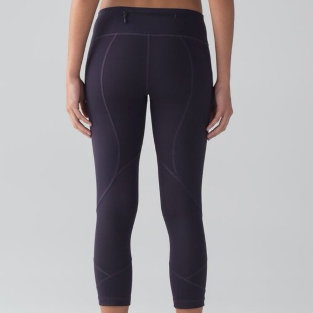 Lululemon Women's Pace Rival Crop Leggings Size 6 Dark Purple 22” Inseam Yoga